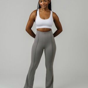 NWT ZYIA ACTIVE Remi Flare Pants
Size Large
Color Gray